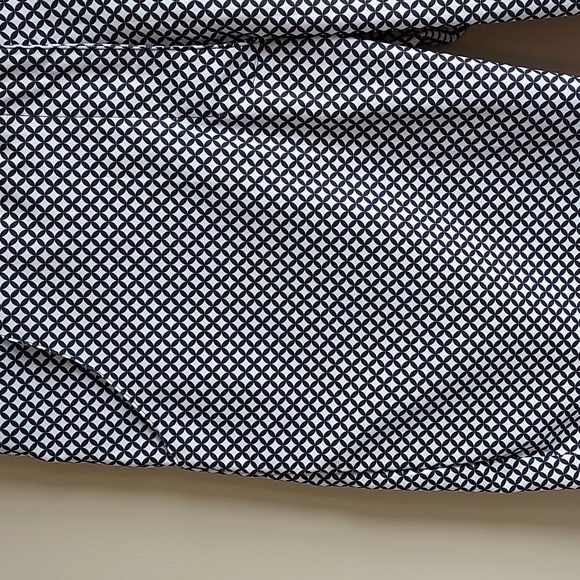 LOPEZ ♡ Ladies Golf Shorts - Picture 2 of 8